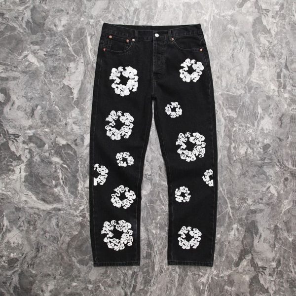 Denim Tears x Levi’s Cotton Wreath Jeans Black - Image 2