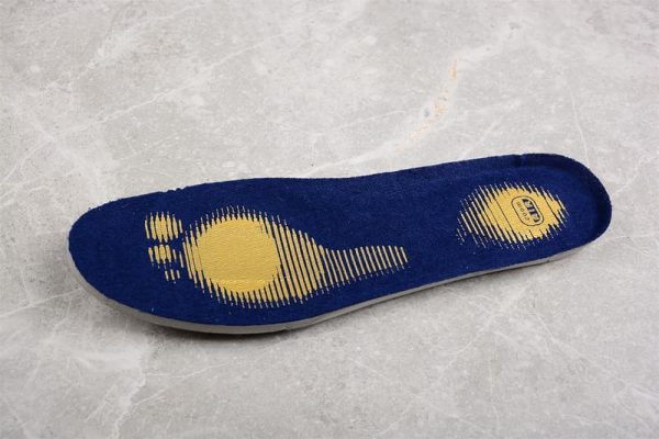 Nike SB Dunk Low Broncos - Image 13