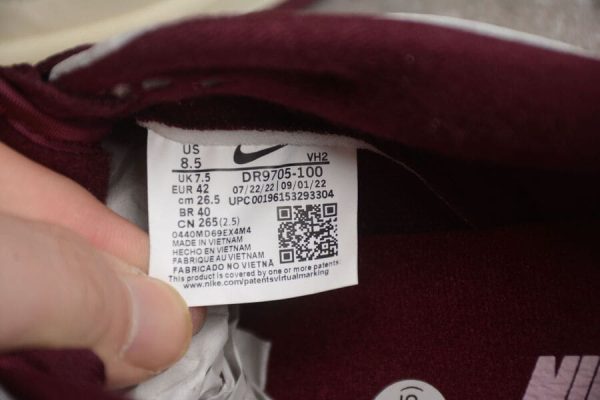 Nike Dunk Low Premium Valentine’s Day - Image 11