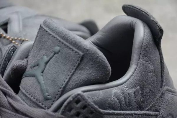 Air Jordan 4 Retro Kaws Cool Grey - Image 7