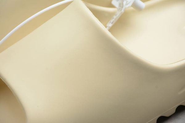 Adidas Yeezy Slide Cap - Image 6