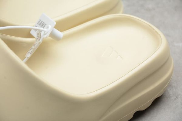 Adidas Yeezy Slide Cap - Image 7