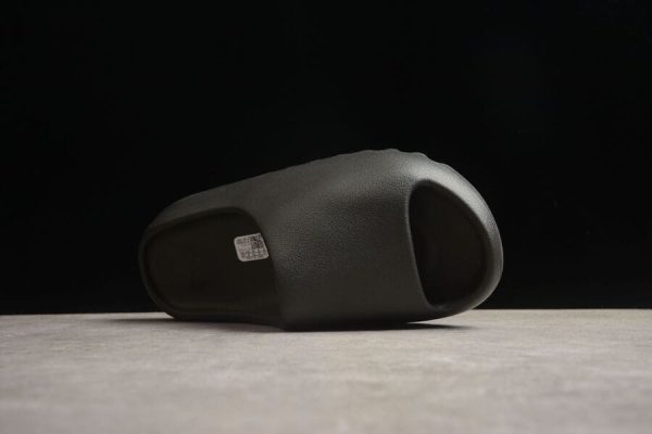 Adidas Yeezy Slide Onyx - Image 4