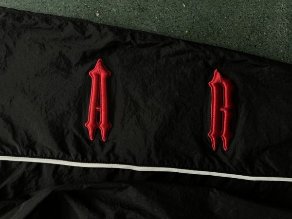 Kit Trapstar Irongate 2.0 Shellsuit Red black - Image 6