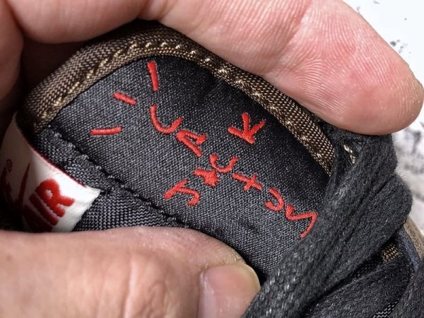 Jordan 1 Low Travis Scott Cactus Jack - Image 9