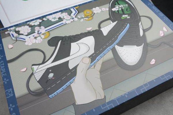 Nike SB Dunk Low Panda Pigeon (Special Box) - Image 2
