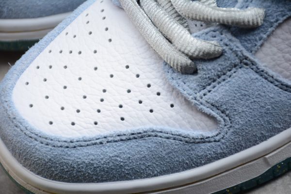 Nike SB Dunk Low x Sean Cliver - Image 6