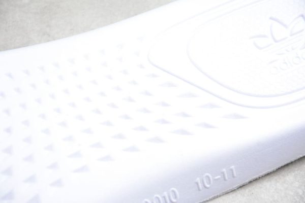 Adidas Yeezy 350 V2 Tail Light - Image 12