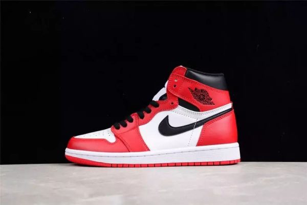 Air Jordan 1 High Chicago - Image 5