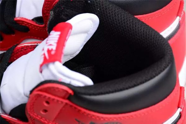 Air Jordan 1 High Chicago - Image 9