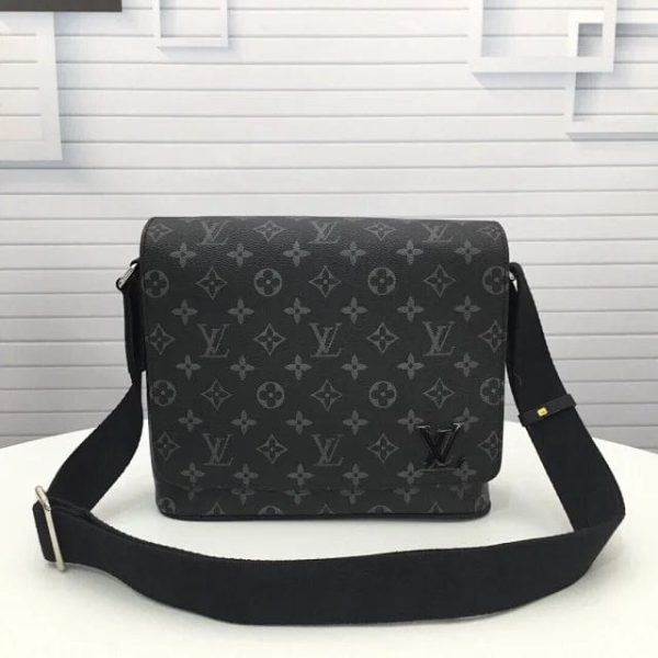 Louis Vuitton Bag Messenger District Monogram Eclipse - Image 2
