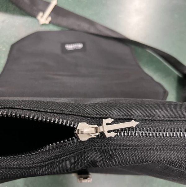 Trapstar Cobra T Bag Black/Reflective - Image 10