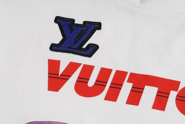 T-shirt Louis Vuitton LV White NBA Patches - Image 4