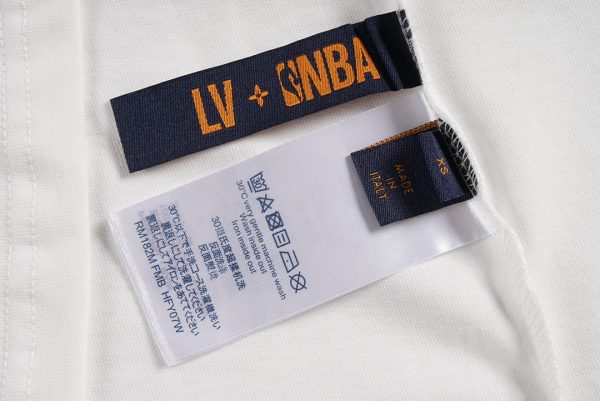 T-shirt Louis Vuitton LV White NBA Patches - Image 7