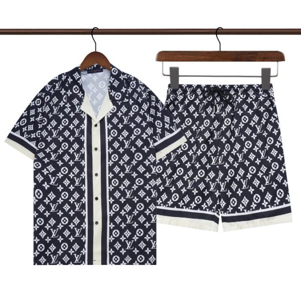 d99690_14153-1.jpg Set Louis Vuitton LV Monogram Shirt & Shorts - Image 1